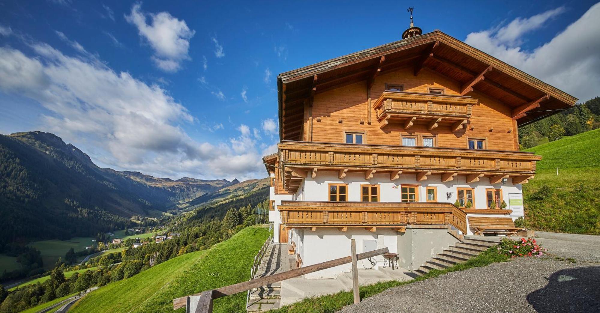 Ski In-Ski Out - Gaestehaeuser Saalbach-Hinterglemm - Wallegghof Christianhof Екстер'єр фото